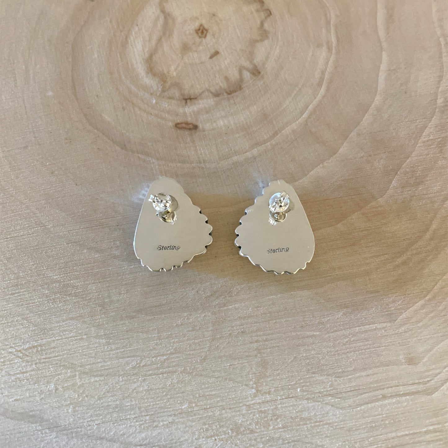 ブルーオパライズドペトリファイドウッドピアス