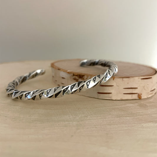 Twisted Star Cuff Bracelet By Bo Reeves Size 5.5"