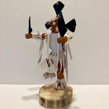 ネイティブアメリカンナバホ族 マッドヘッドカチーナドール /ホワイト