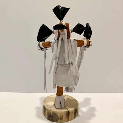 ネイティブアメリカンナバホ族 マッドヘッドカチーナドール /ホワイト