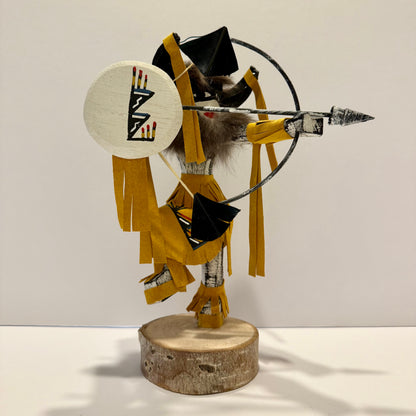 ネイティブアメリカンナバホ族 スタンディングバッファローウォーリアカチーナドール/ゴールド