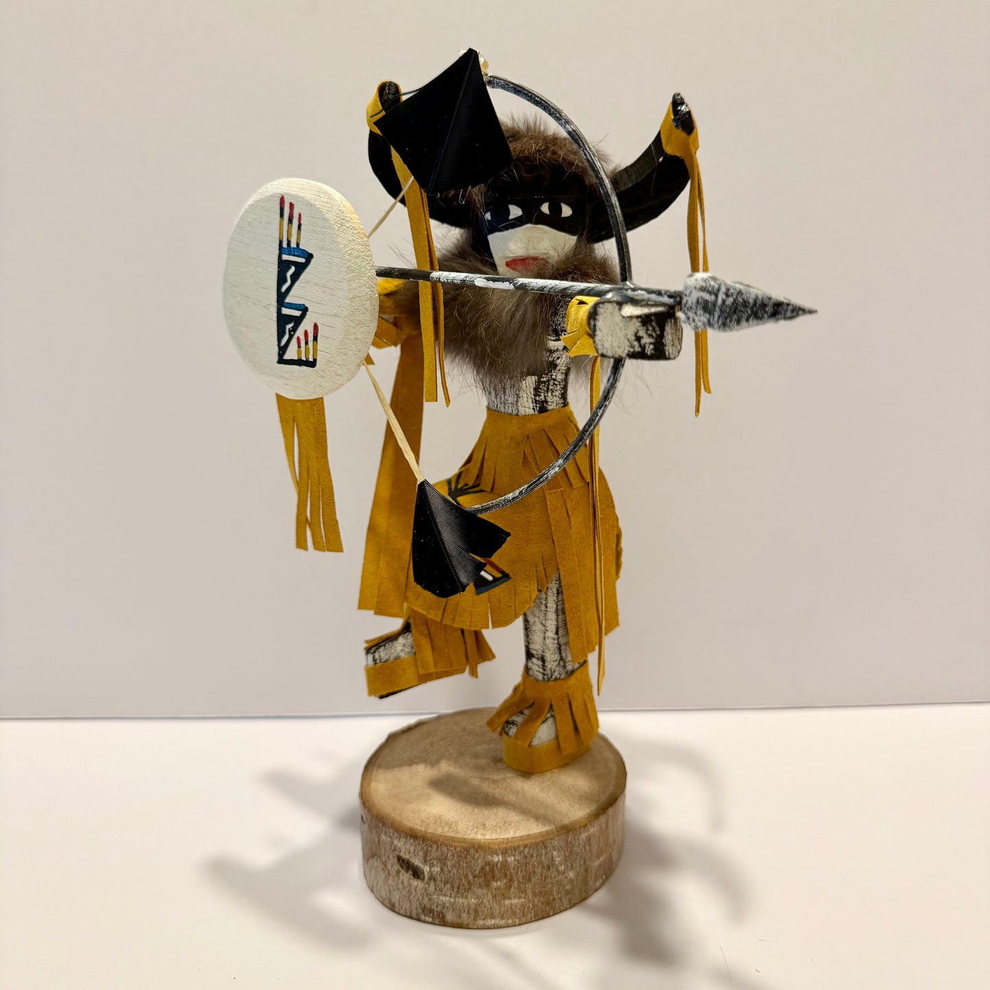 ネイティブアメリカンナバホ族 スタンディングバッファローウォーリアカチーナドール/ゴールド