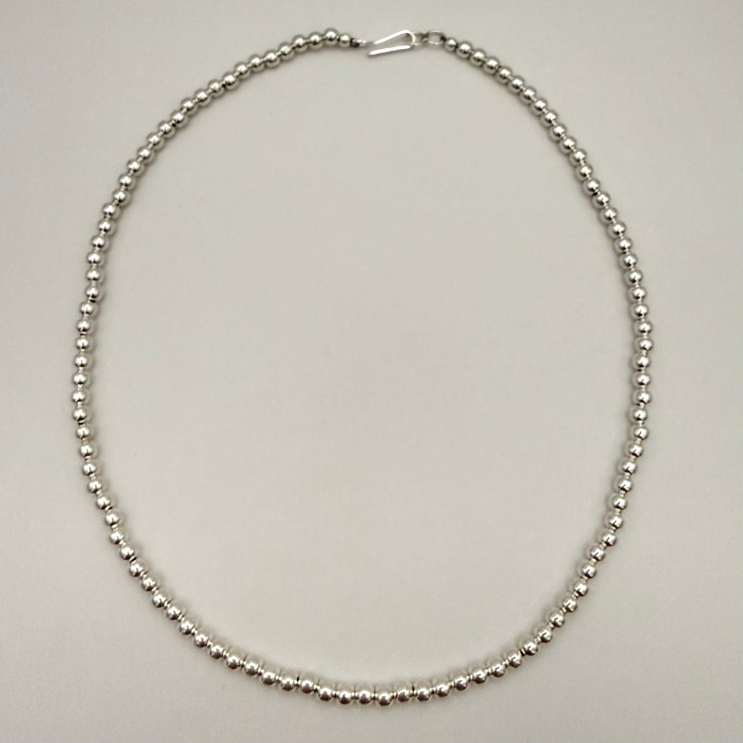 シャイニーナバホパールネックレス 4mm - 46cm