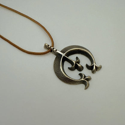 トゥファキャストナジャペンダントトップ By Aaron Anderson