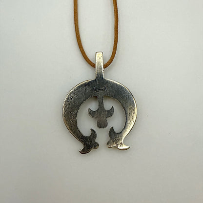 トゥファキャストナジャペンダントトップ By Aaron Anderson