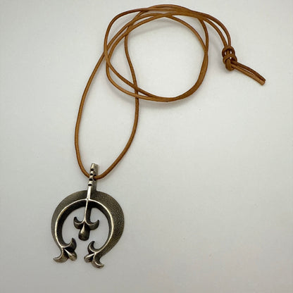 トゥファキャストナジャペンダントトップ By Aaron Anderson