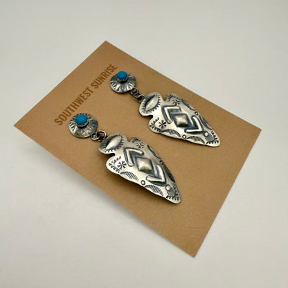 ターコイズアローヘッドコンチョダングルピアス