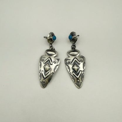 ターコイズアローヘッドコンチョダングルピアス