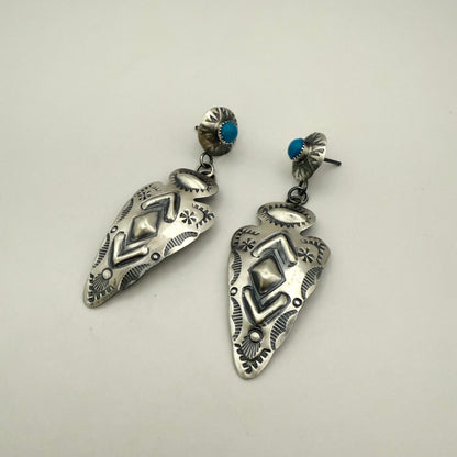 ターコイズアローヘッドコンチョダングルピアス