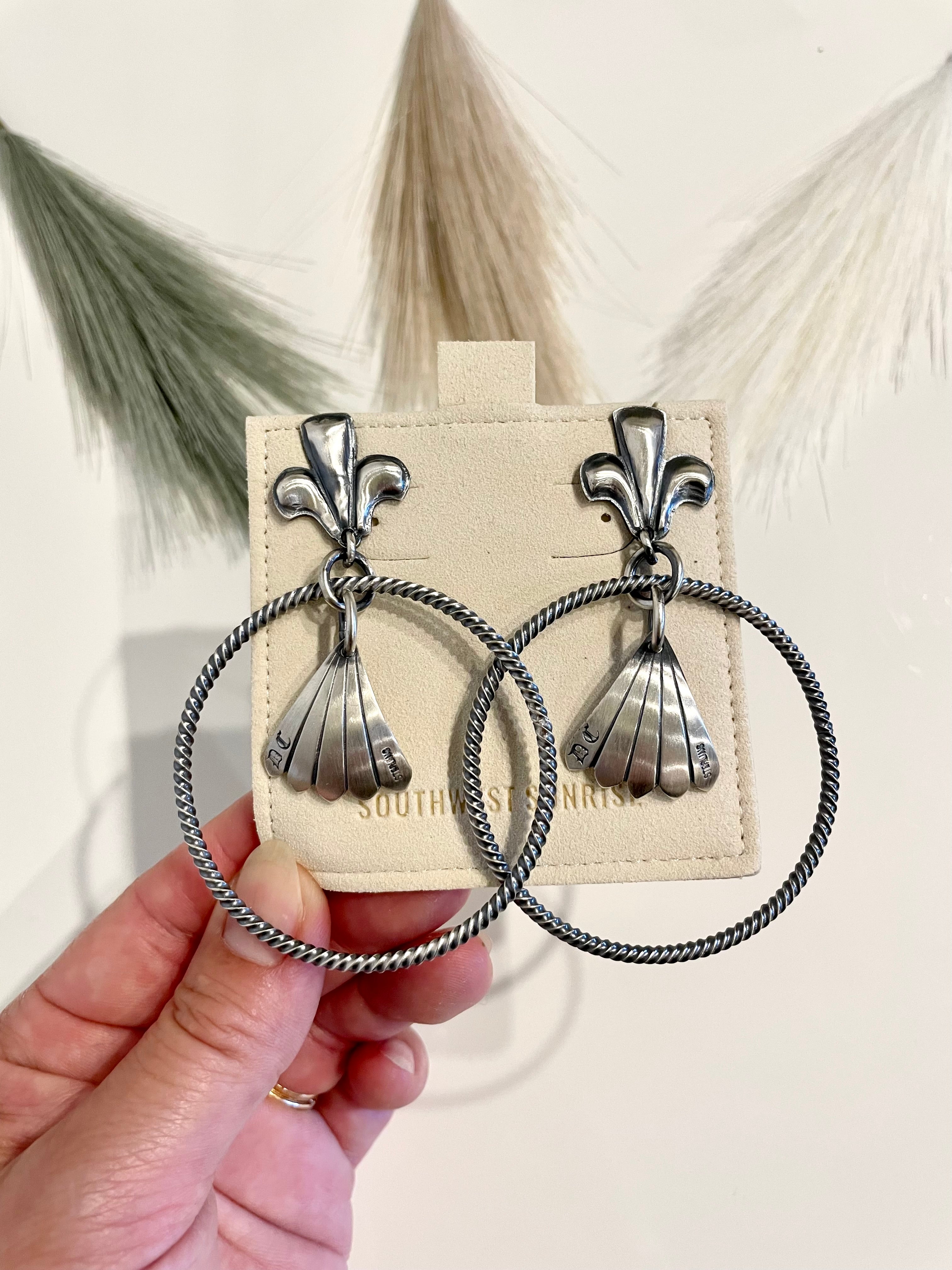 Native American Navajo Derrick Cadman Twisted Hoop Earrings – SOUTHWEST  SUNRISE