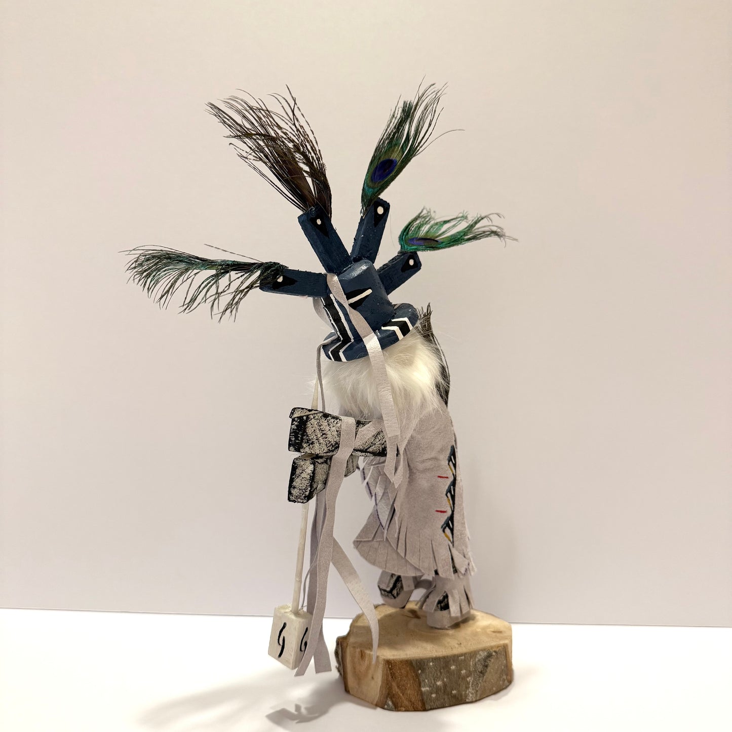 ネイティブアメリカンナバホ族 ココペリカチーナドール /ホワイト B