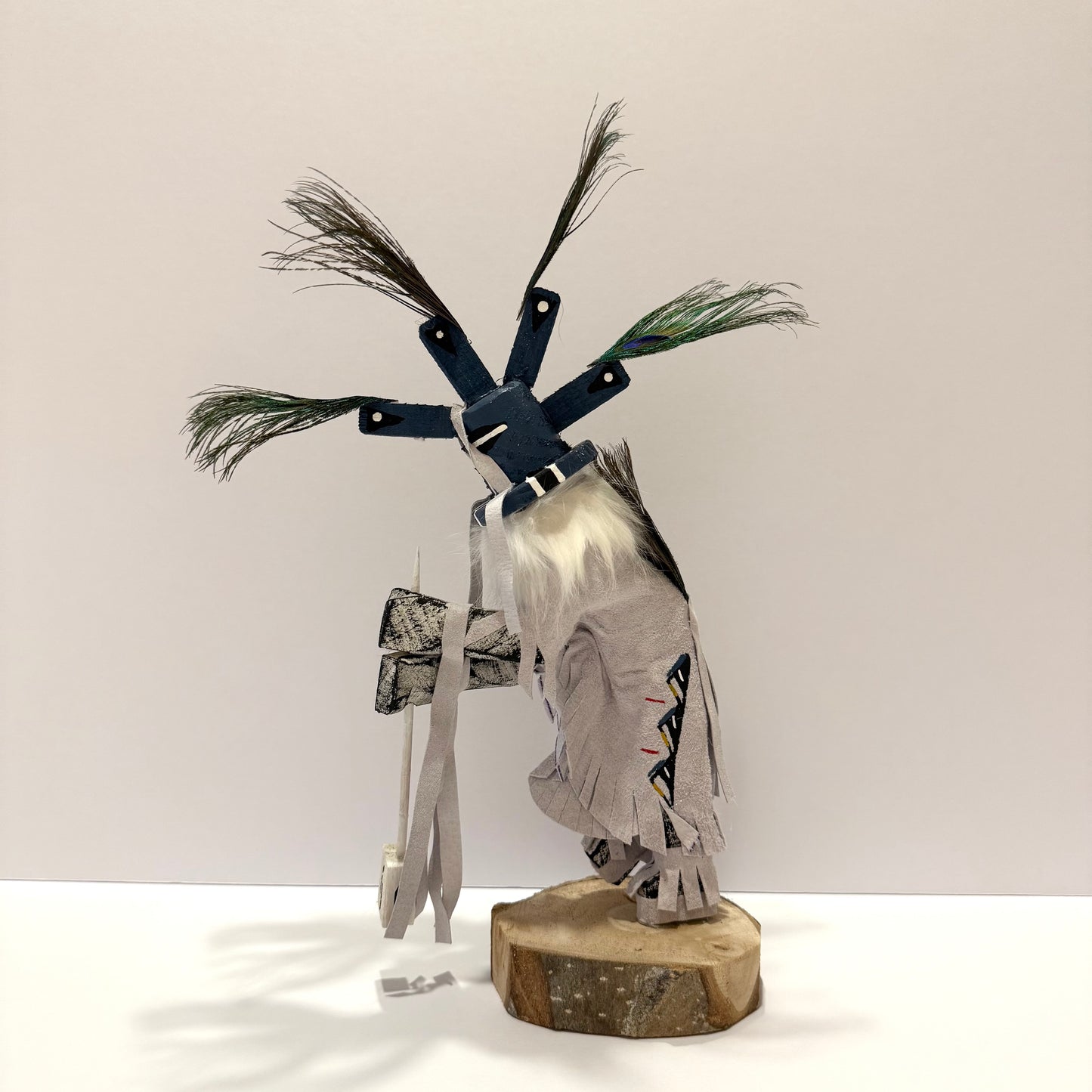 ネイティブアメリカンナバホ族 ココペリカチーナドール /ホワイト B