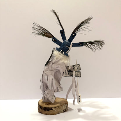 ネイティブアメリカンナバホ族 ココペリカチーナドール /ホワイト B