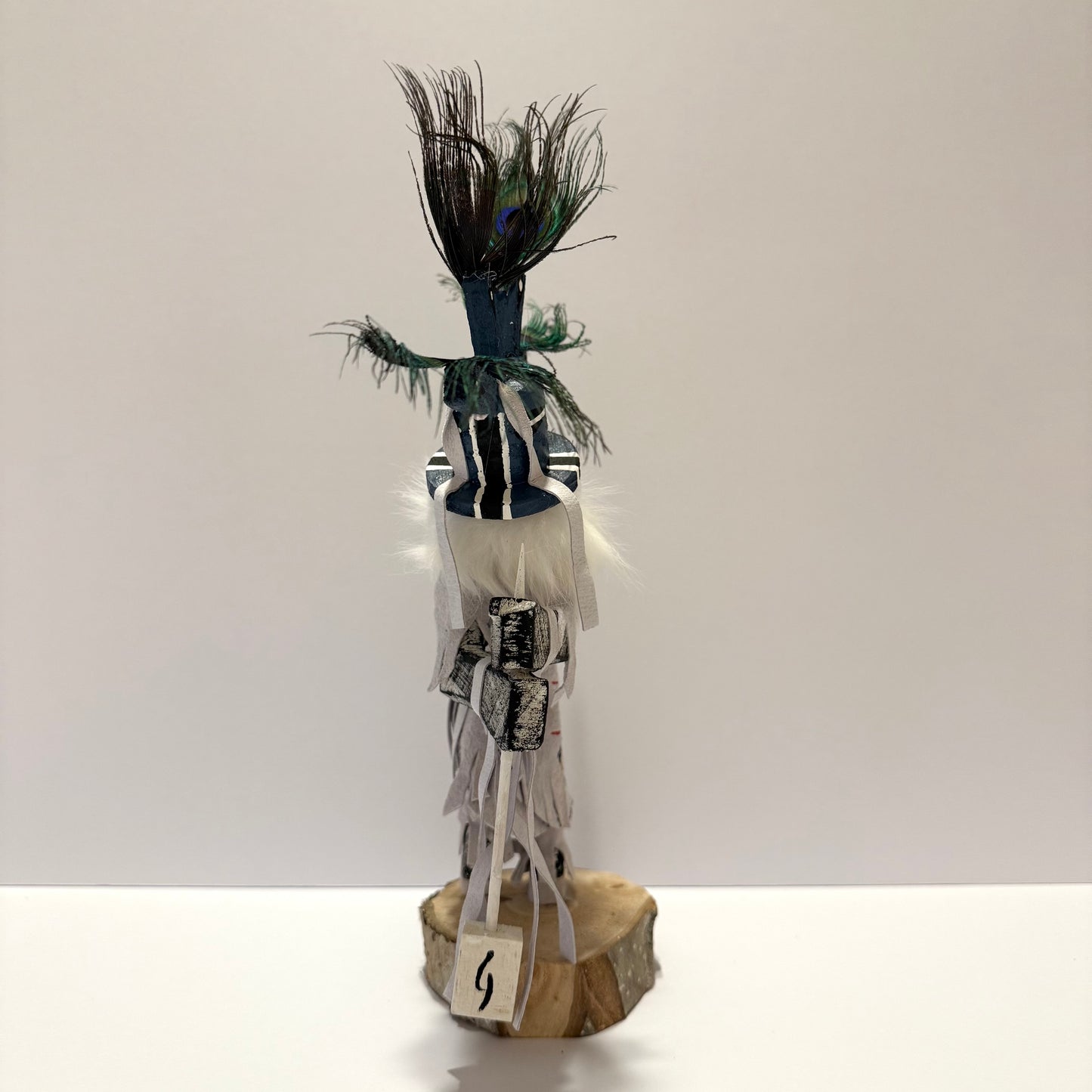 ネイティブアメリカンナバホ族 ココペリカチーナドール /ホワイト B