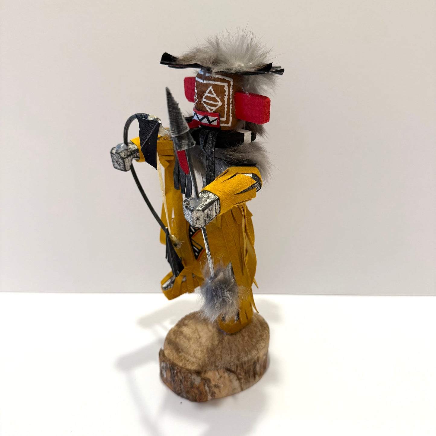 ネイティブアメリカンナバホ族 レフトハンドハンターカチーナドール /ゴールド