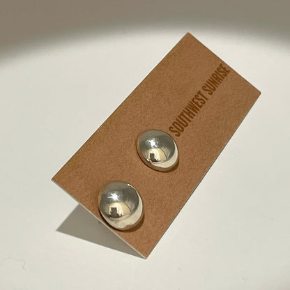 ボタンピアス１１mm