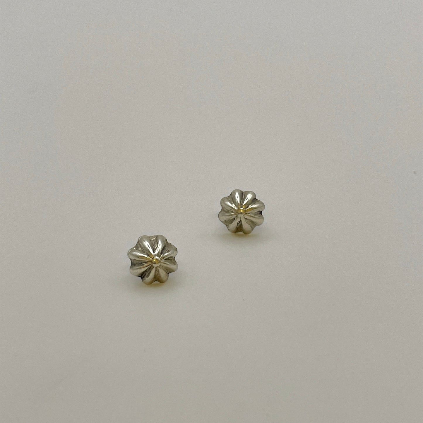 Concho Stud Earrings 9mm