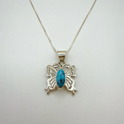 バタフライクラウドマウンテンターコイズペンダントネックレス