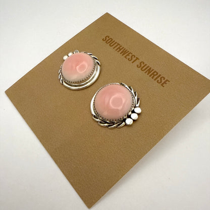 Pink Conch Shell Round Stud Earrings