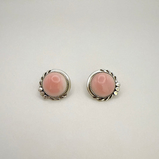 Pink Conch Shell Round Stud Earrings