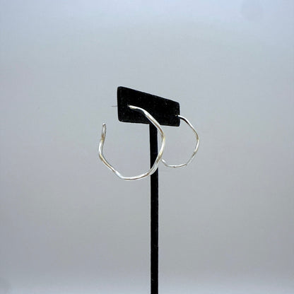 シルバーウェイブフープピアス 直径３１mm