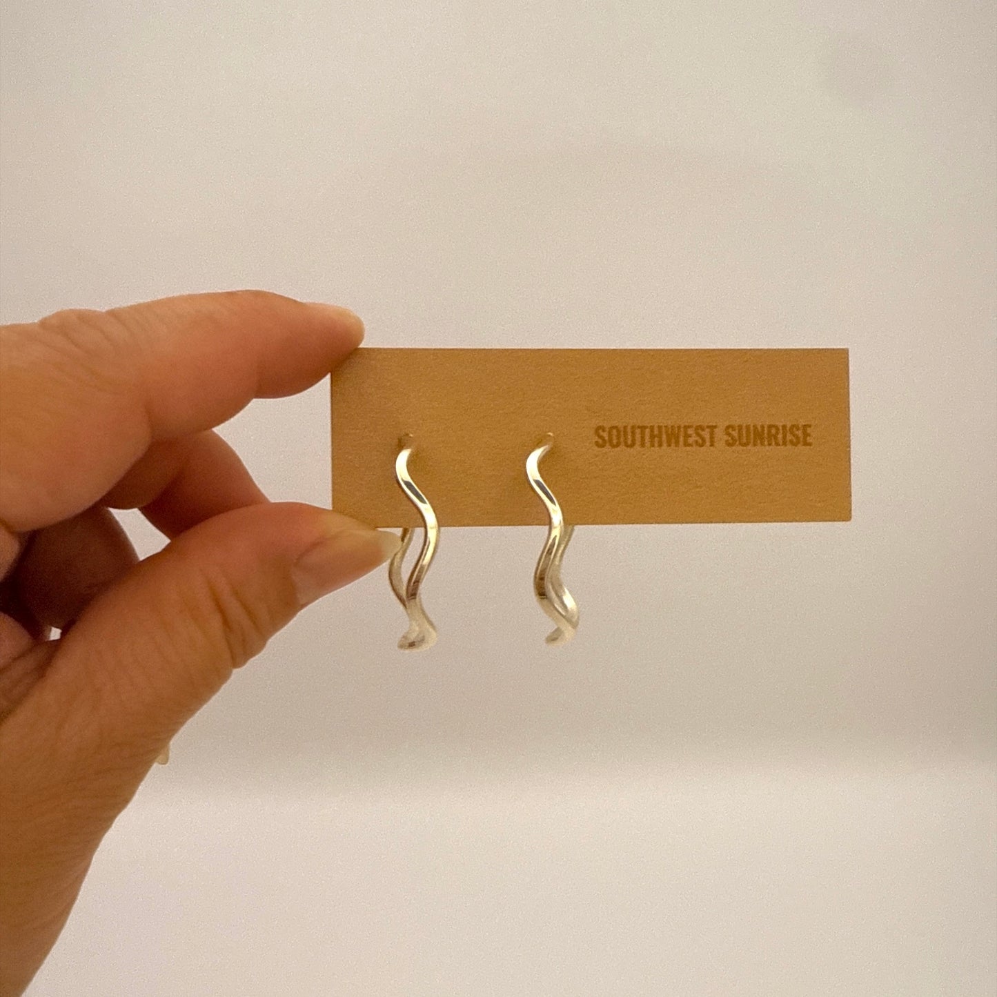 シルバーウェイブフープピアス 直径３１mm