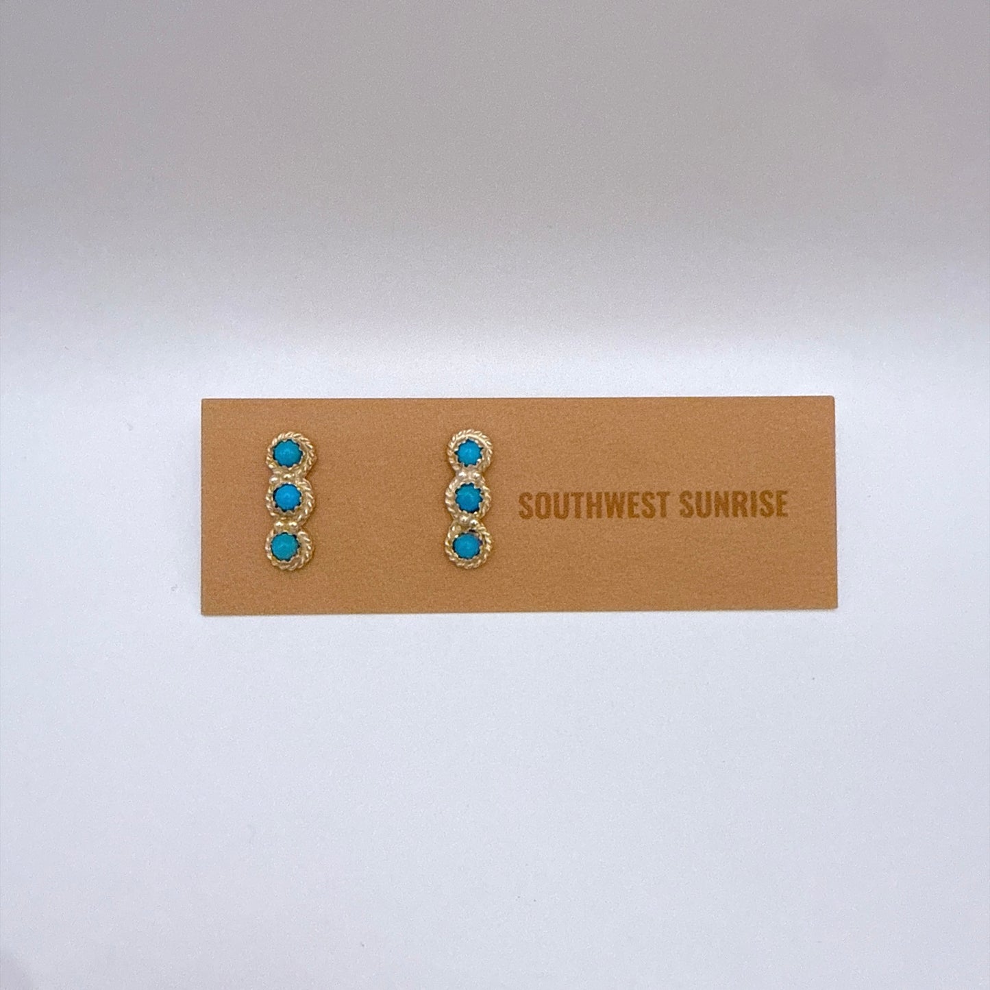 スリーターコイズスタッドピアス