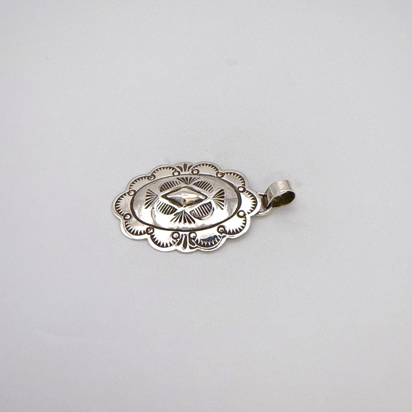 スタンプワークシルバーペンダントトップ B