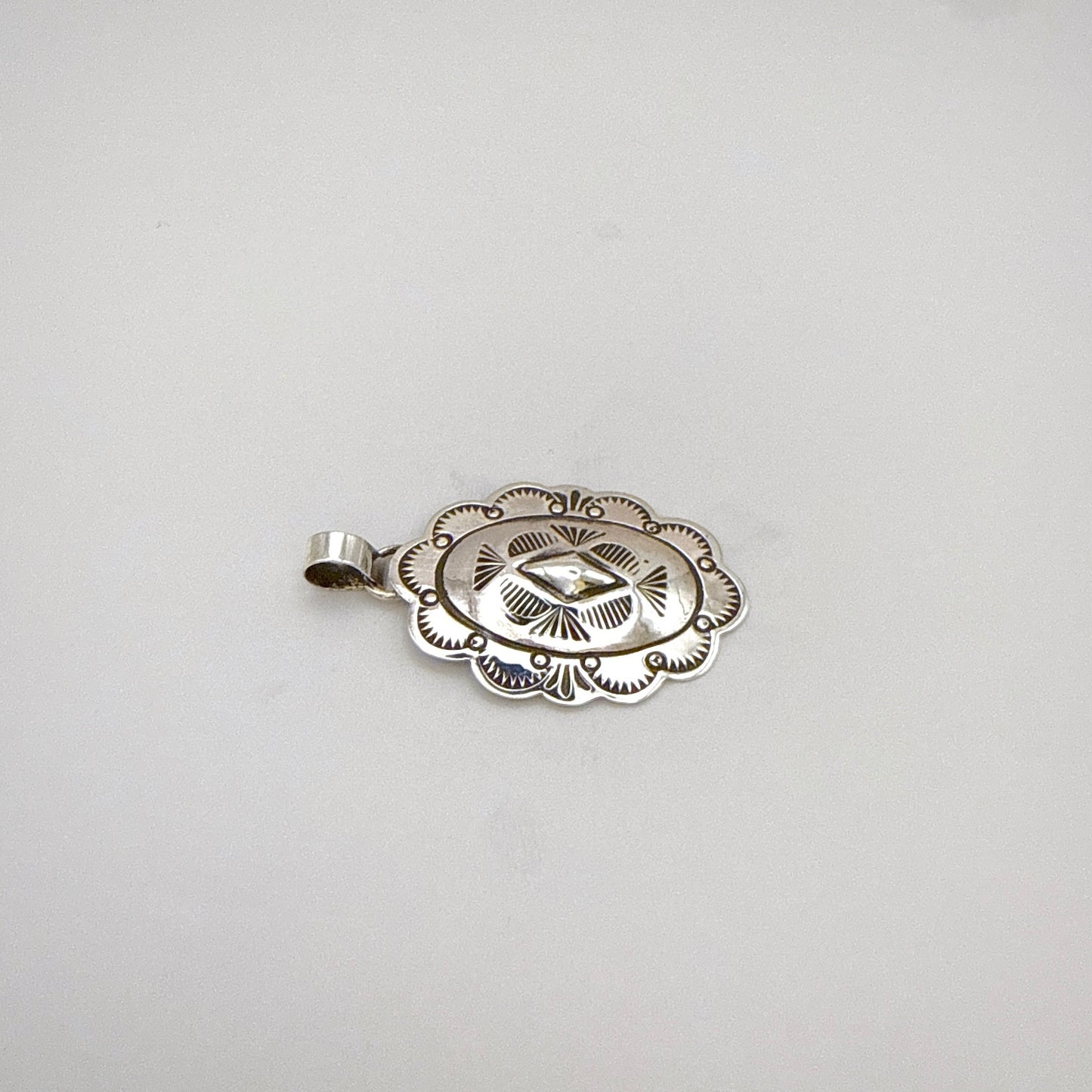 スタンプワークシルバーペンダントトップ B