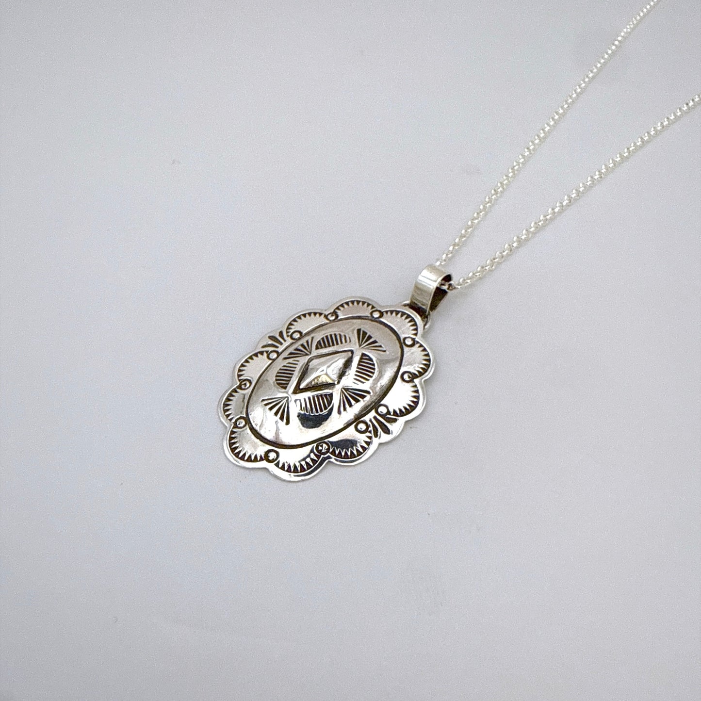 スタンプワークシルバーペンダントトップ B