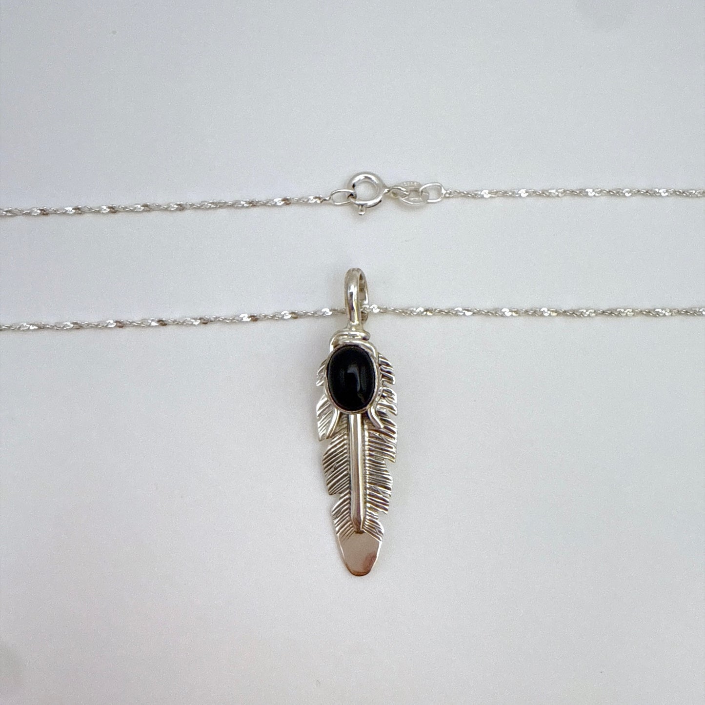 オニキスフェザーペンダントトップ