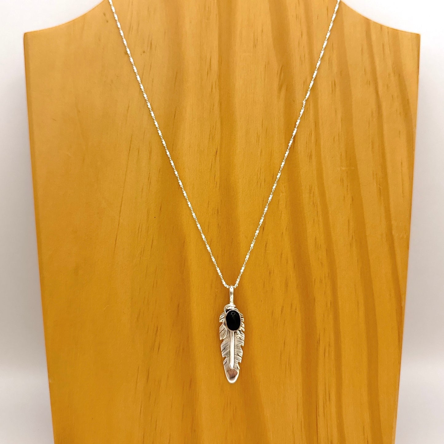 オニキスフェザーペンダントトップ