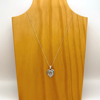 サンバーストハートペンダントネックレス – ４５cmチェーン