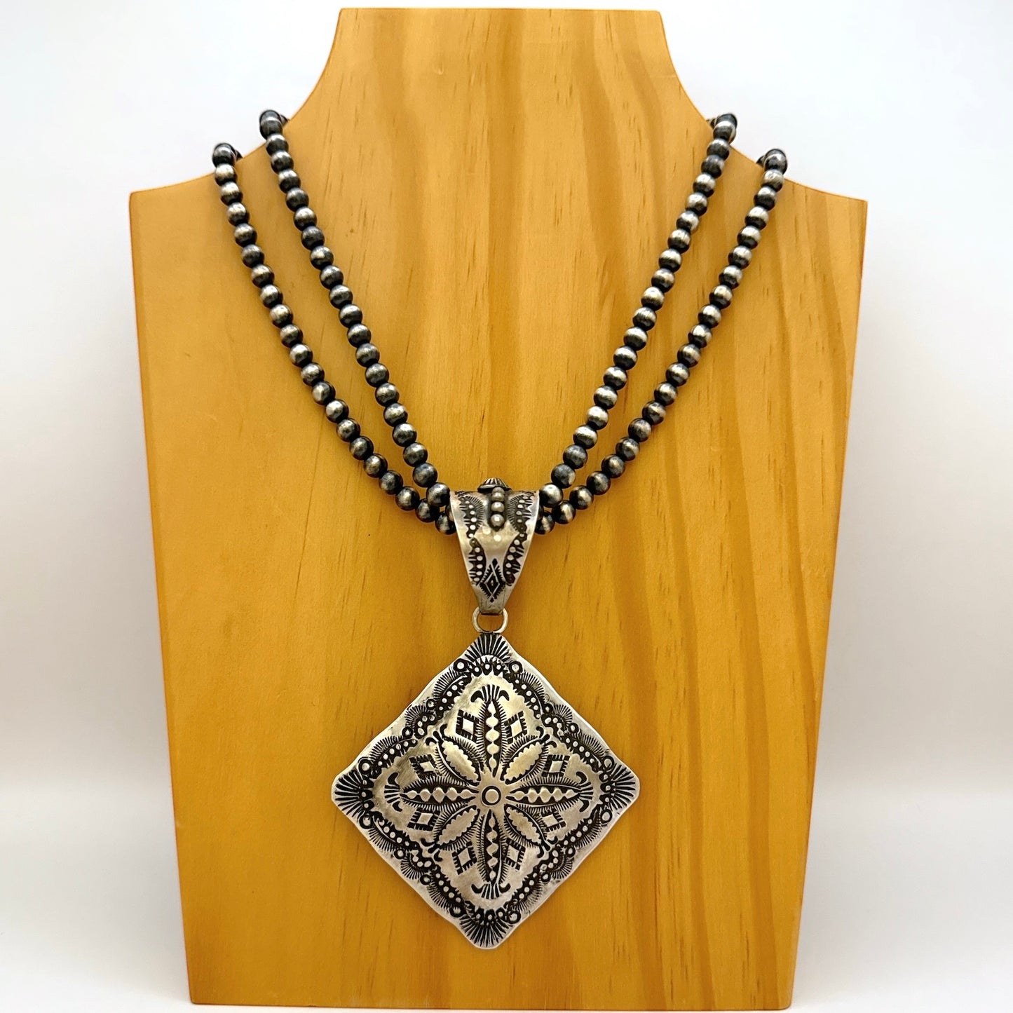 スタンプワークペンダントトップ By Vincent Platero