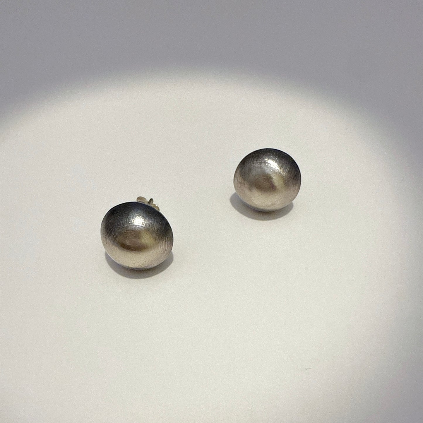 Navajo Pearl Stud Earrings 5/8"