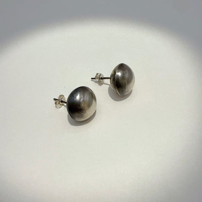 Navajo Pearl Stud Earrings 5/8"