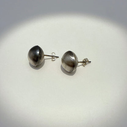 Navajo Pearl Stud Earrings 5/8"