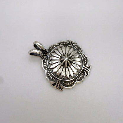 サンバーストコンチョペンダントトップ By Sunshine Reeves A