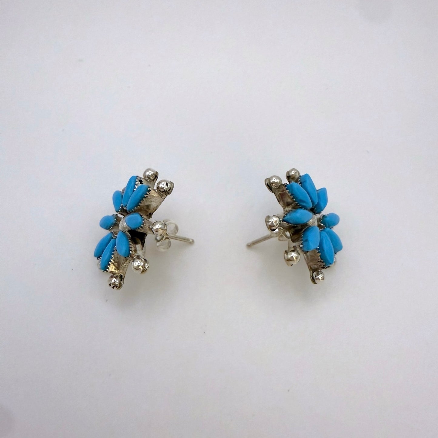 Turquoise Cluster Flower Stud Earrings A