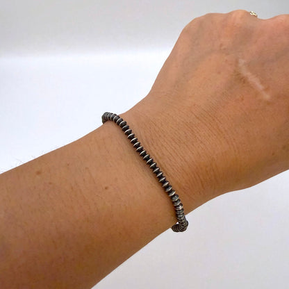 3mm ソーサー ナバホパール ストレッチブレスレット – スターリングシルバー