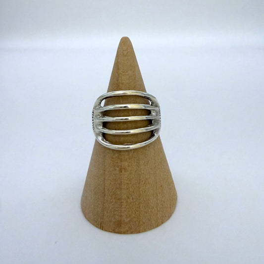Ribbed Ring Size 8