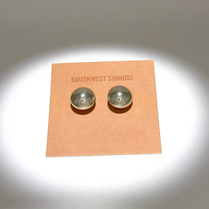 ハイポリッシュ ナバホパール スタッドピアス１6mm