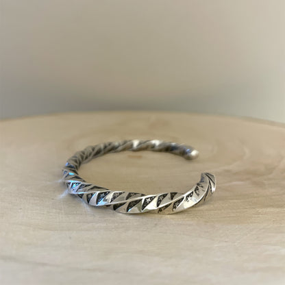 スタンプワークツイストスターバングル By Bo Reeves 内周１４０mm