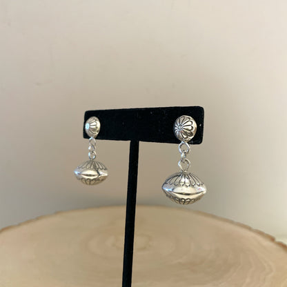 シャイニーナバホパールダングルピアス