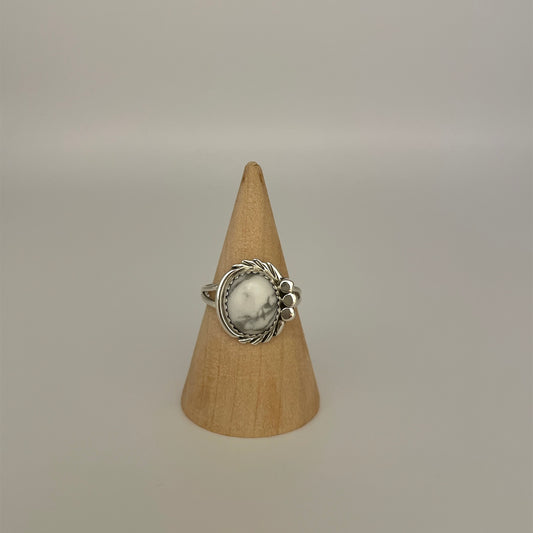 Howlite Ring Size 8