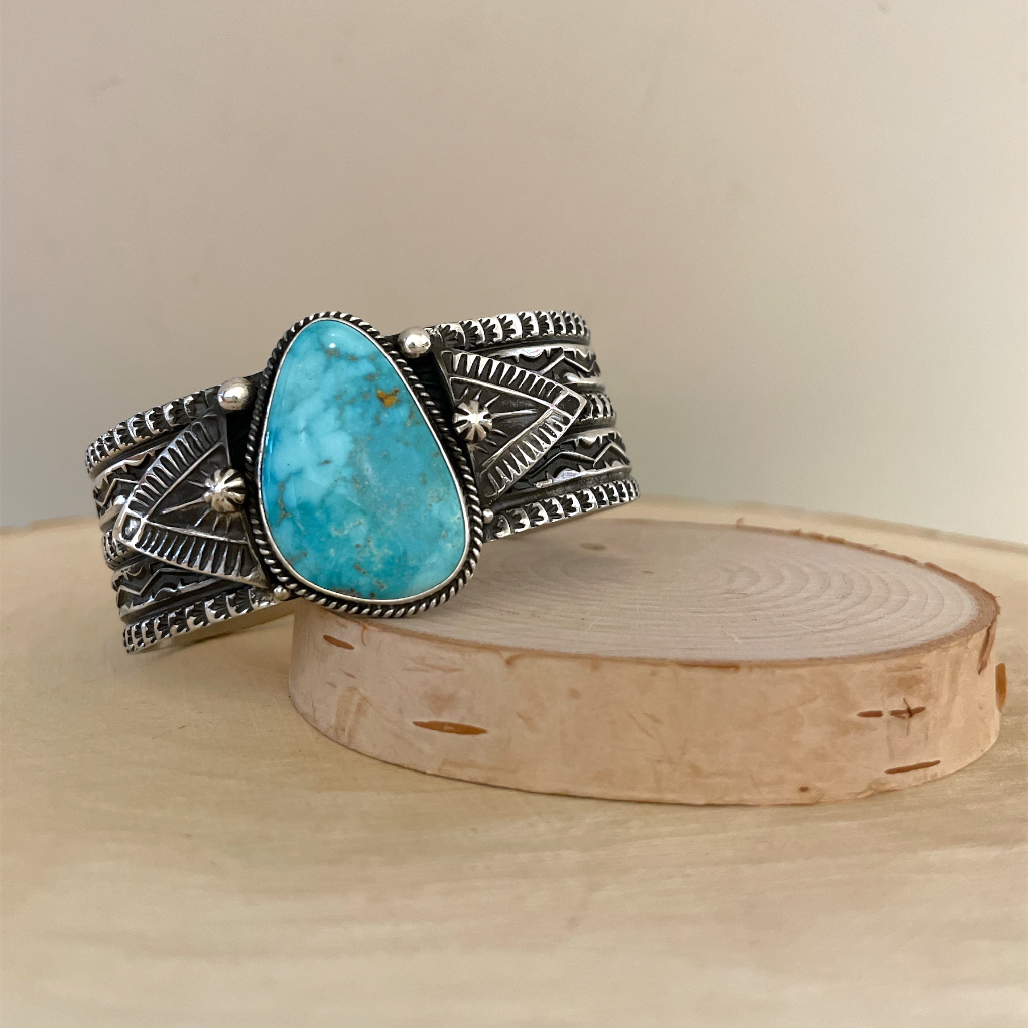 Native American Navajo Sunshine Reeves Kingman Turquoise Cuff