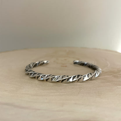 スタンプワークツイストスターバングル By Bo Reeves 内周１４０mm