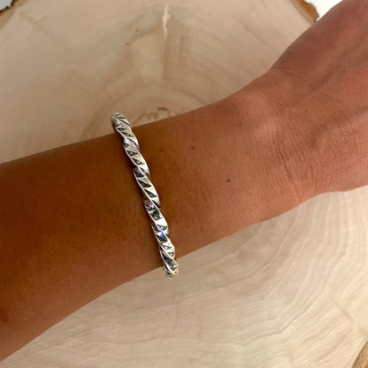 スタンプワークツイストスターバングル By Bo Reeves 内周１４０mm