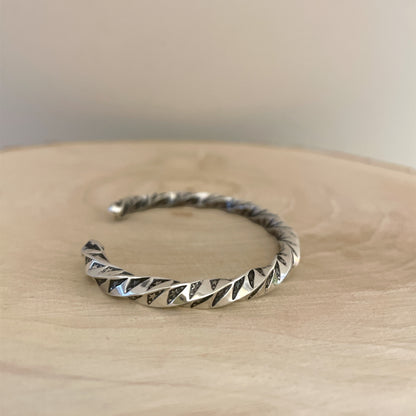 スタンプワークツイストスターバングル By Bo Reeves 内周１４０mm